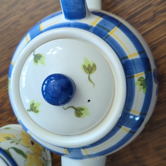 Herman Dodge and Son Tea Pot and Jar - Picture 3 of 9